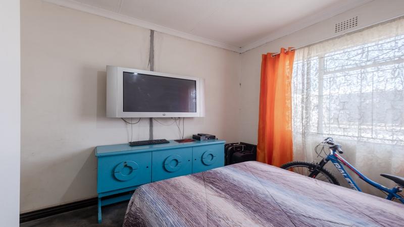 4 Bedroom Property for Sale in Uitsig Western Cape